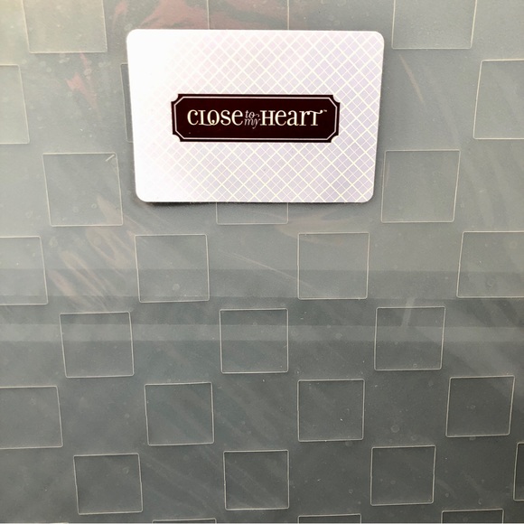 2 - CLOSE TO MY HEART PLASTIC PAGE TEMPLATES - LARGE SQUARES and SMALL STRIPES - Picture 2 of 6